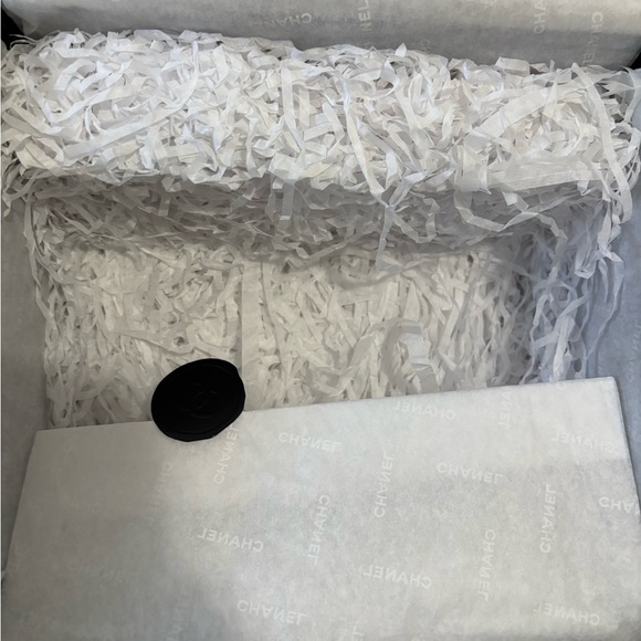 Authentic Chanel box - Picture 4 of 5
